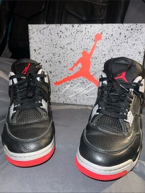 Nike Air Jordan 4 Retro 'Bred Reimagined' sneakers